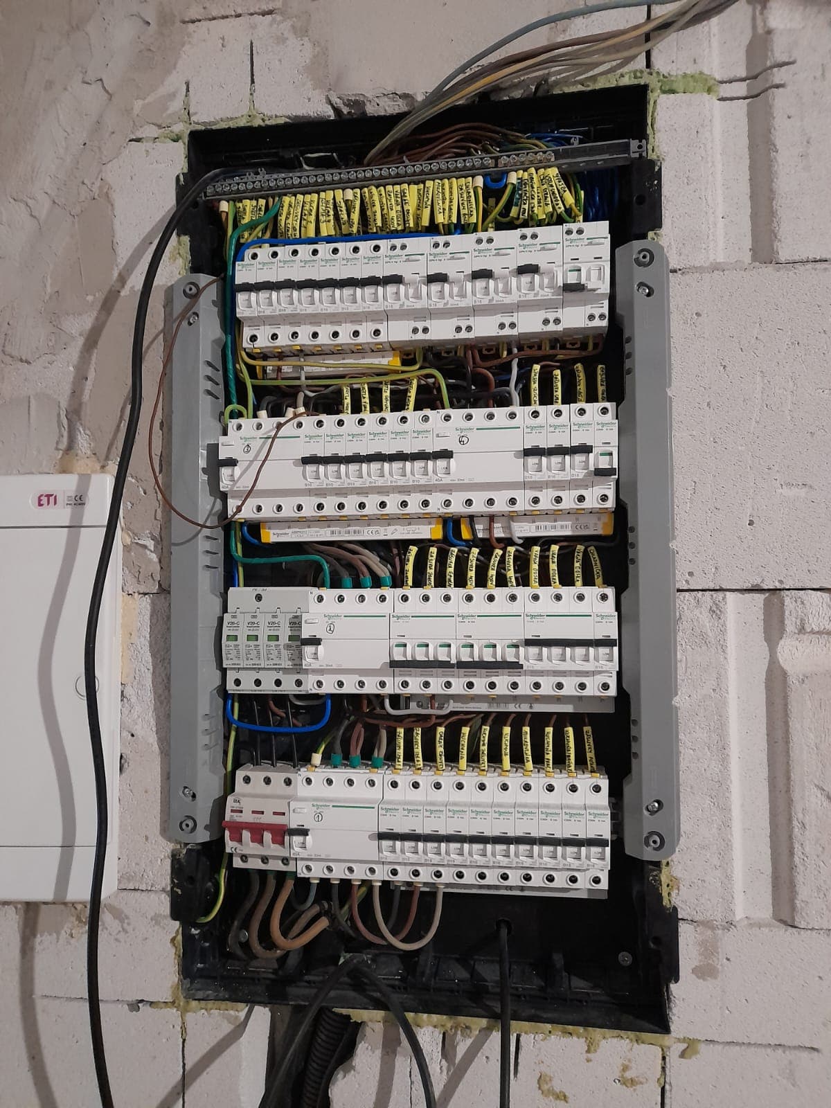 montaz, elektroinstalacia, stavba, klimatizacia, ukazka prace